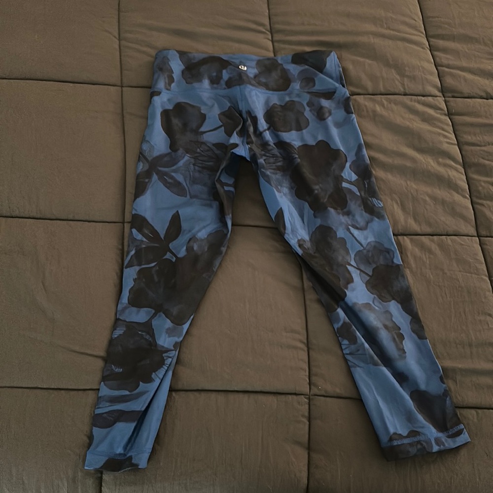 Iululemon quarter leggings